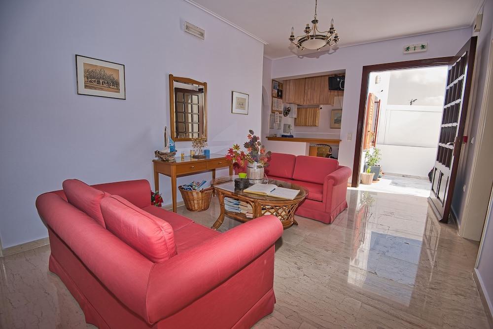 Irini'S Rooms Fteoura Kamari  Luaran gambar