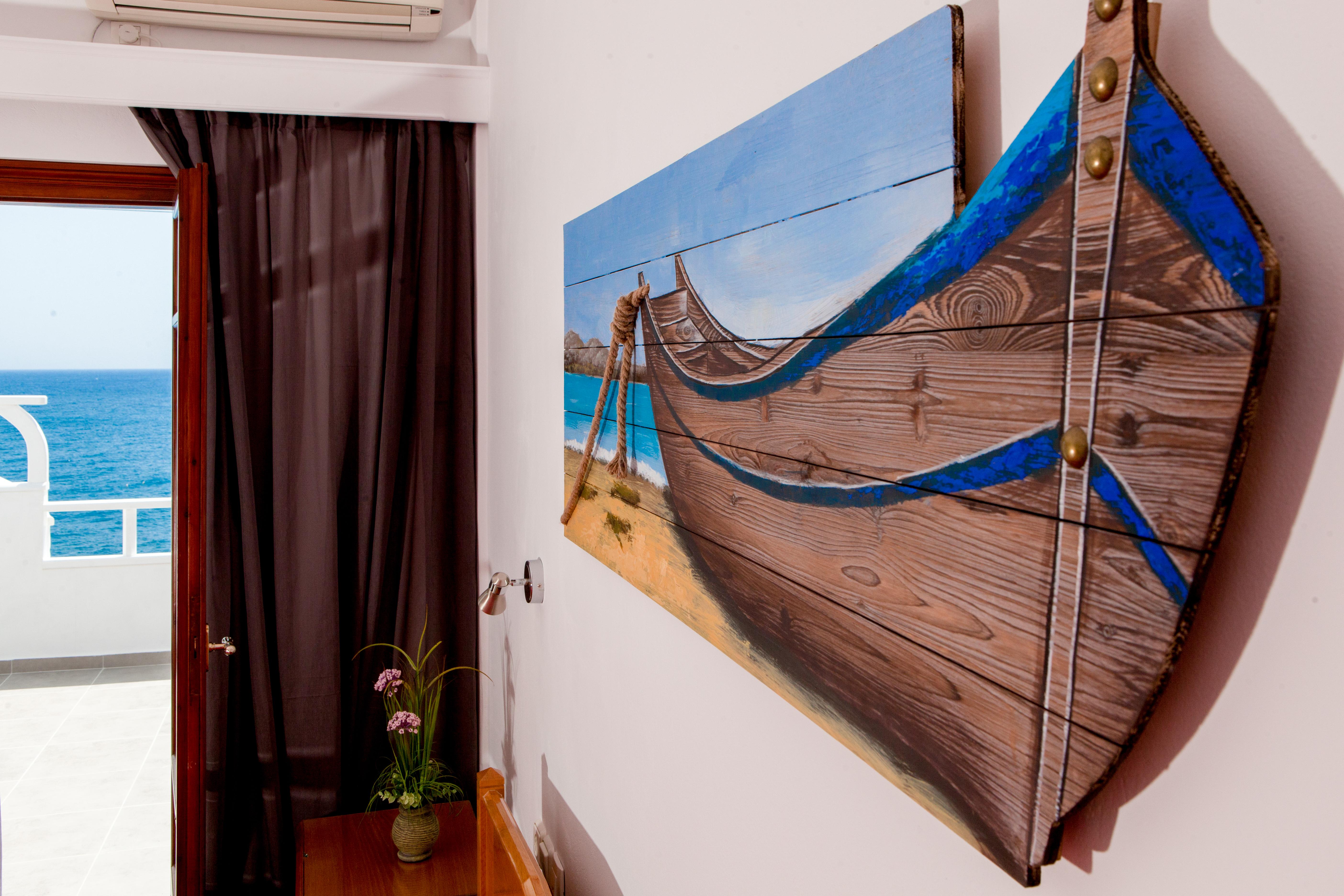 Irini'S Rooms Fteoura Kamari  Luaran gambar