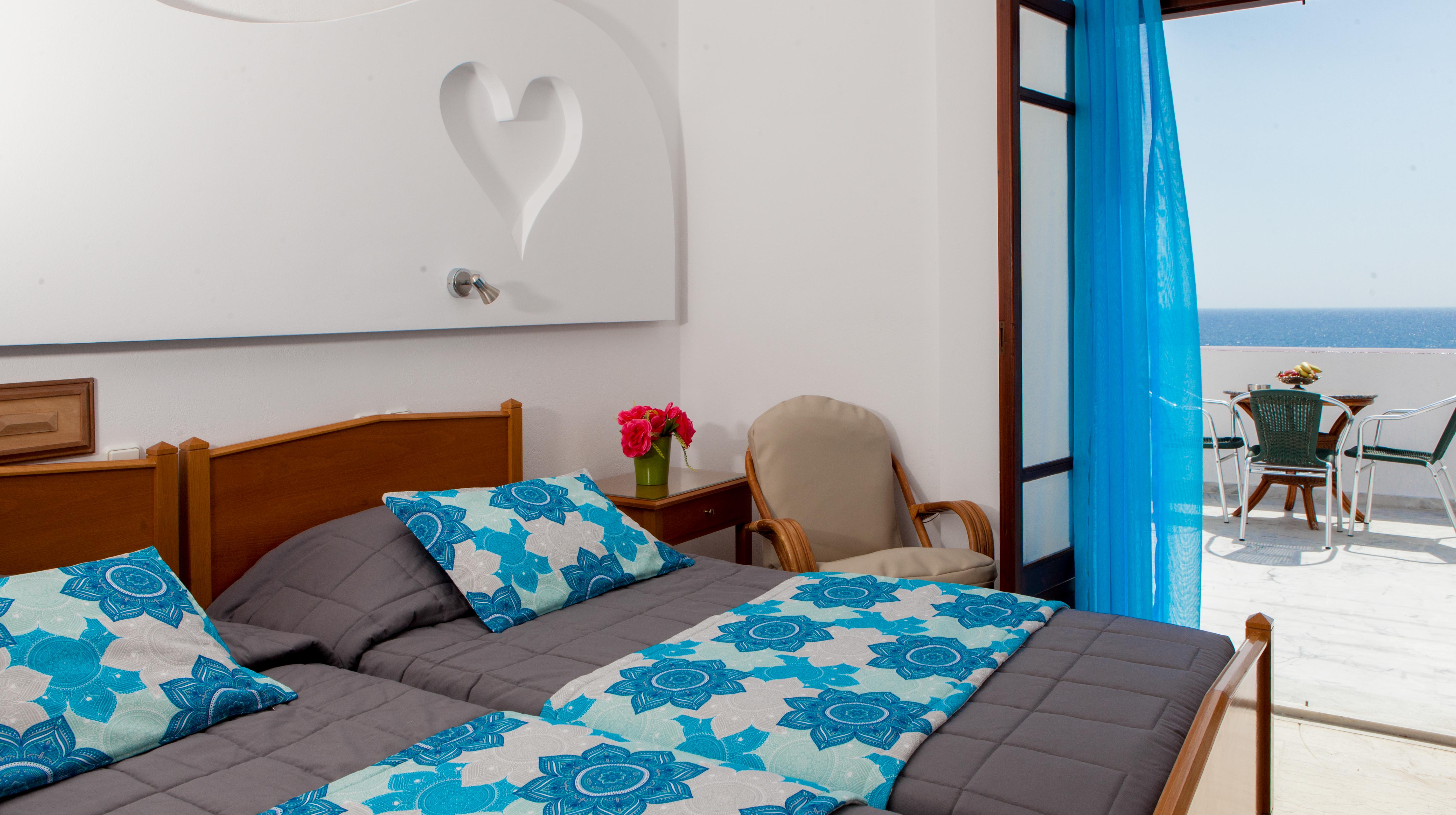 Irini'S Rooms Fteoura Kamari  Luaran gambar