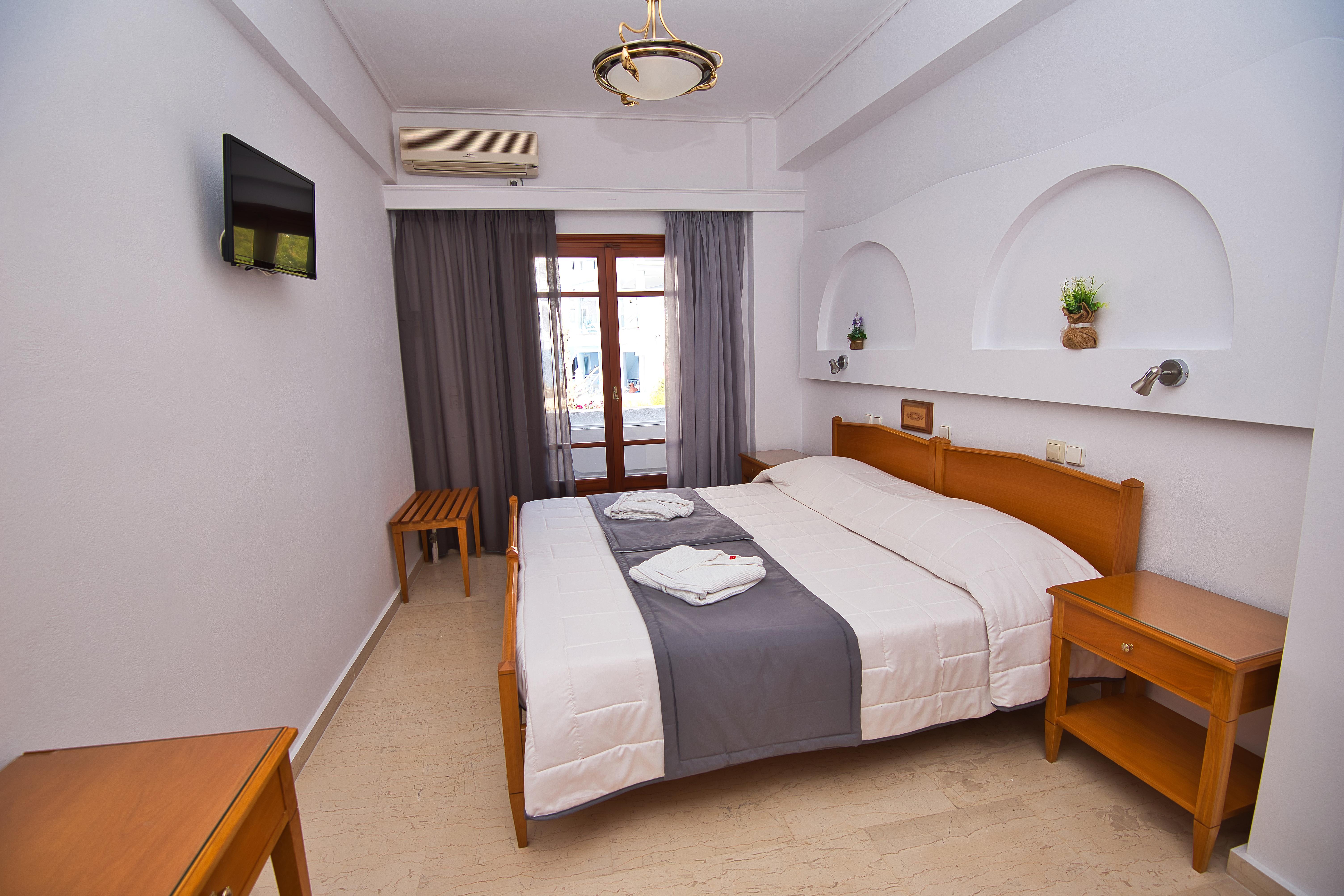 Irini'S Rooms Fteoura Kamari  Luaran gambar