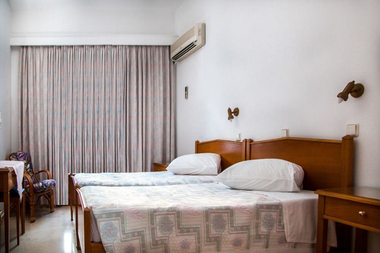 Irini'S Rooms Fteoura Kamari  Luaran gambar