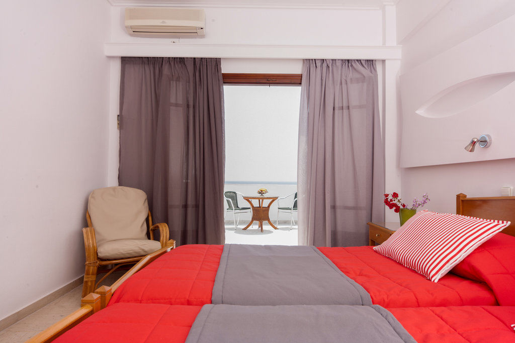 Irini'S Rooms Fteoura Kamari  Luaran gambar